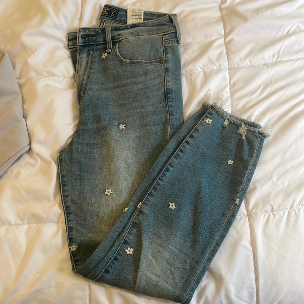 EUC Floral detail Abercrombie jeans, skinny fit high rise